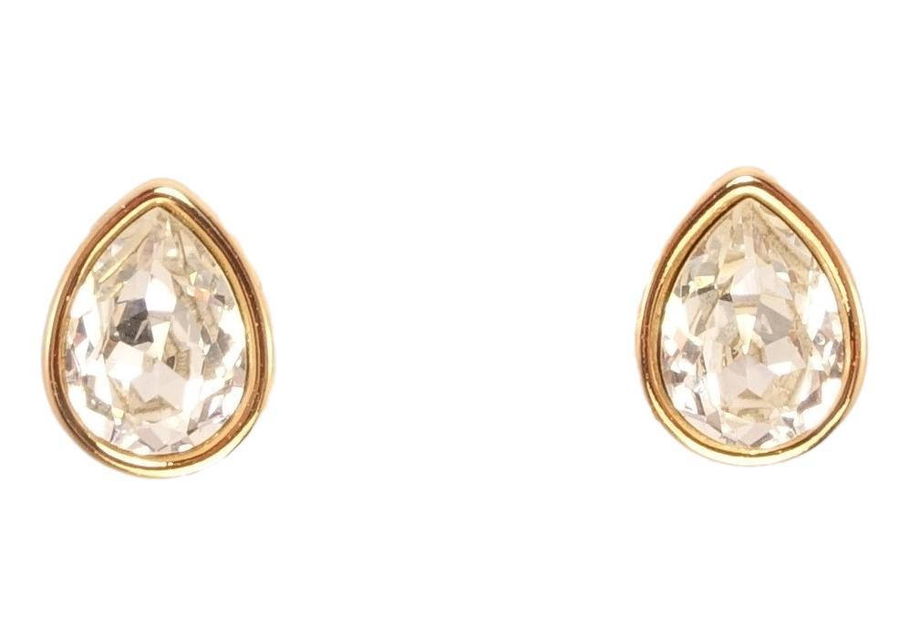 Серьги Xuping Позолота 18K с кристаллами Swarovski гвоздики "Грушевидный Кристалл в Глухой Оправе"
Серьги Xuping Позолота 18K с кристаллами Swarovski гвоздики "Грушевидный Кристалл в Глухой Оправе"