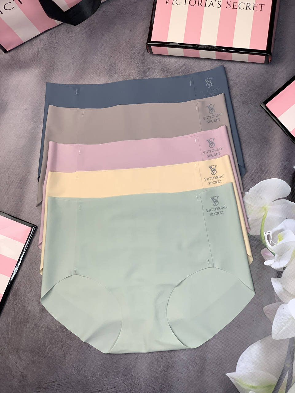 Бесшовные трусики слипы Victoria’s Secret из 5 штук Набор трусиков Виктория Сикрет, Разные цвета
Бесшовные трусики слипы Victoria’s Secret из 5 штук Набор трусиков Виктория Сикрет, Разные цвета