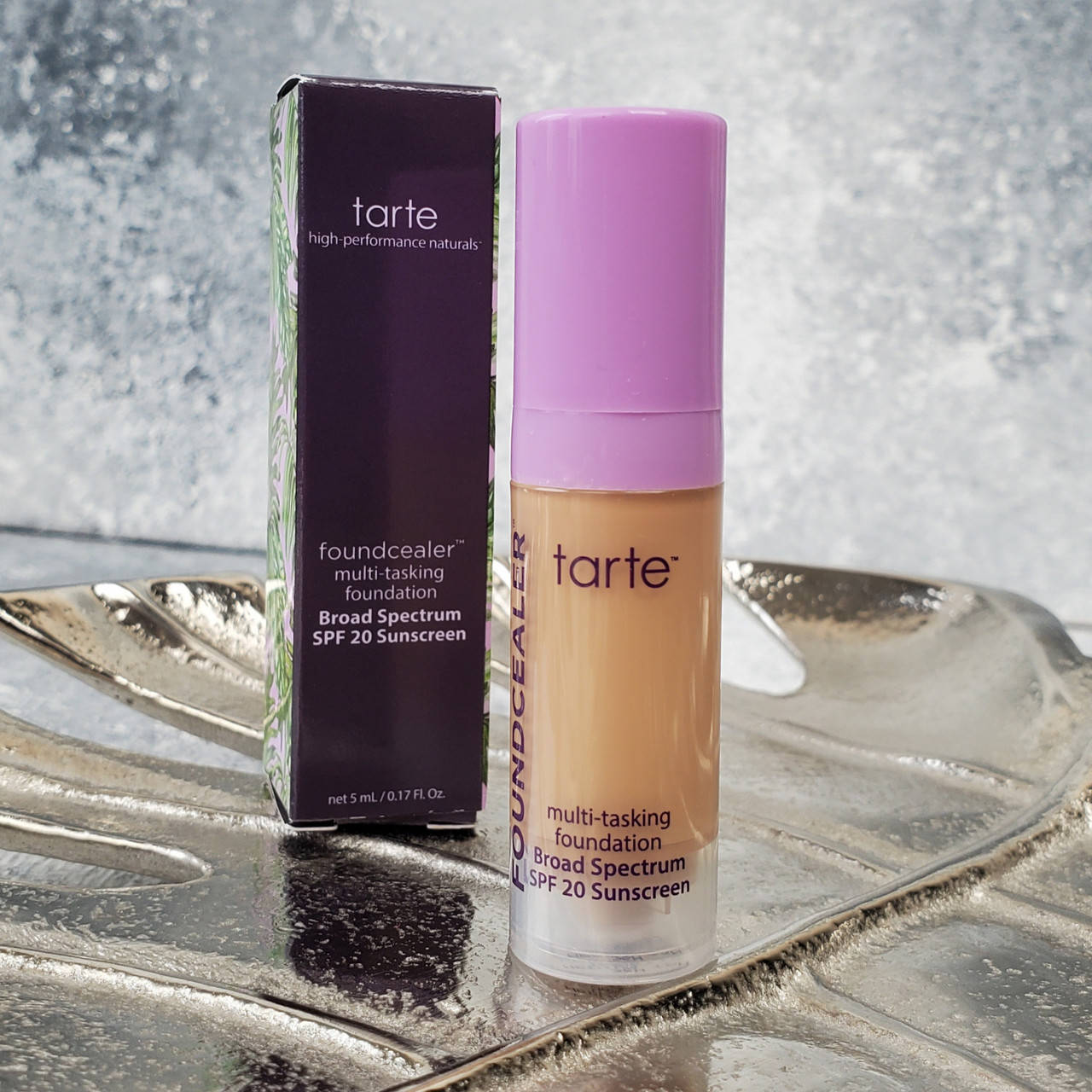 Тональная основа Tarte Cosmetics Babassu Foundcealer Foundation SPF 20 (36H Medium Tan Honey) 5 ml
Тональная основа Tarte Cosmetics Babassu Foundcealer Foundation SPF 20 (36H Medium Tan Honey) 5 ml