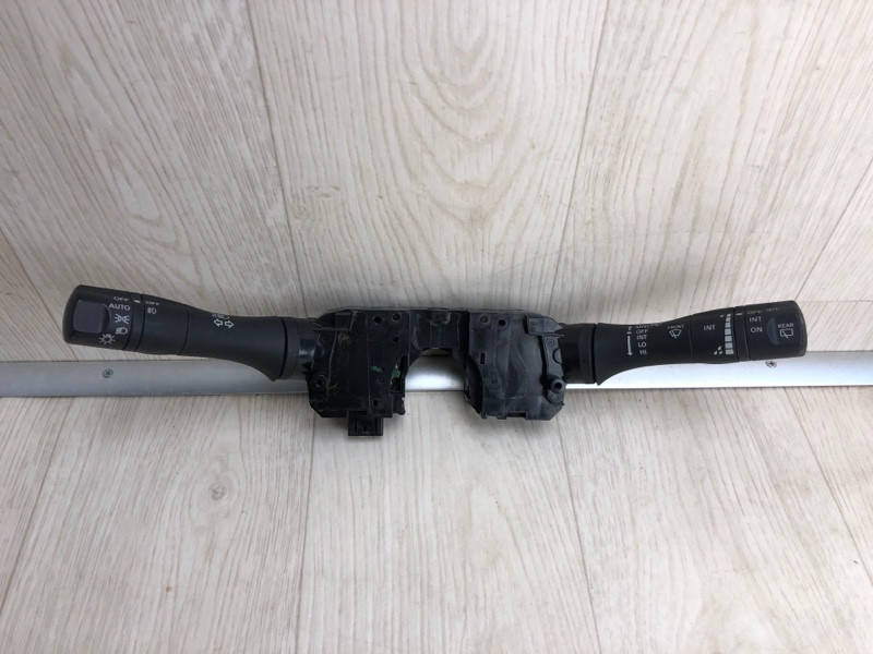 Подрулевой переключатель NISSAN PATHFINDER R52 2016 25560-3KA1B
Подрулевой переключатель NISSAN PATHFINDER R52 2016 25560-3KA1B