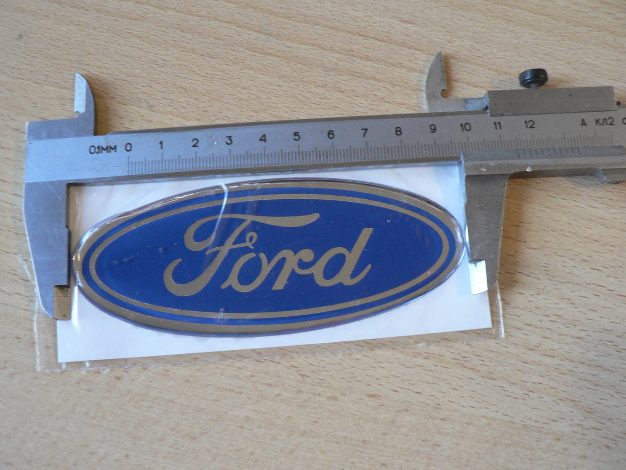 Наклейка s овал FORD 115х45.7х1.4мм синяя темная силиконовая Уценка перелив эмблема на авто Форд, Синий
Наклейка s овал FORD 115х45.7х1.4мм синяя темная силиконовая Уценка перелив эмблема на авто Форд, Синий