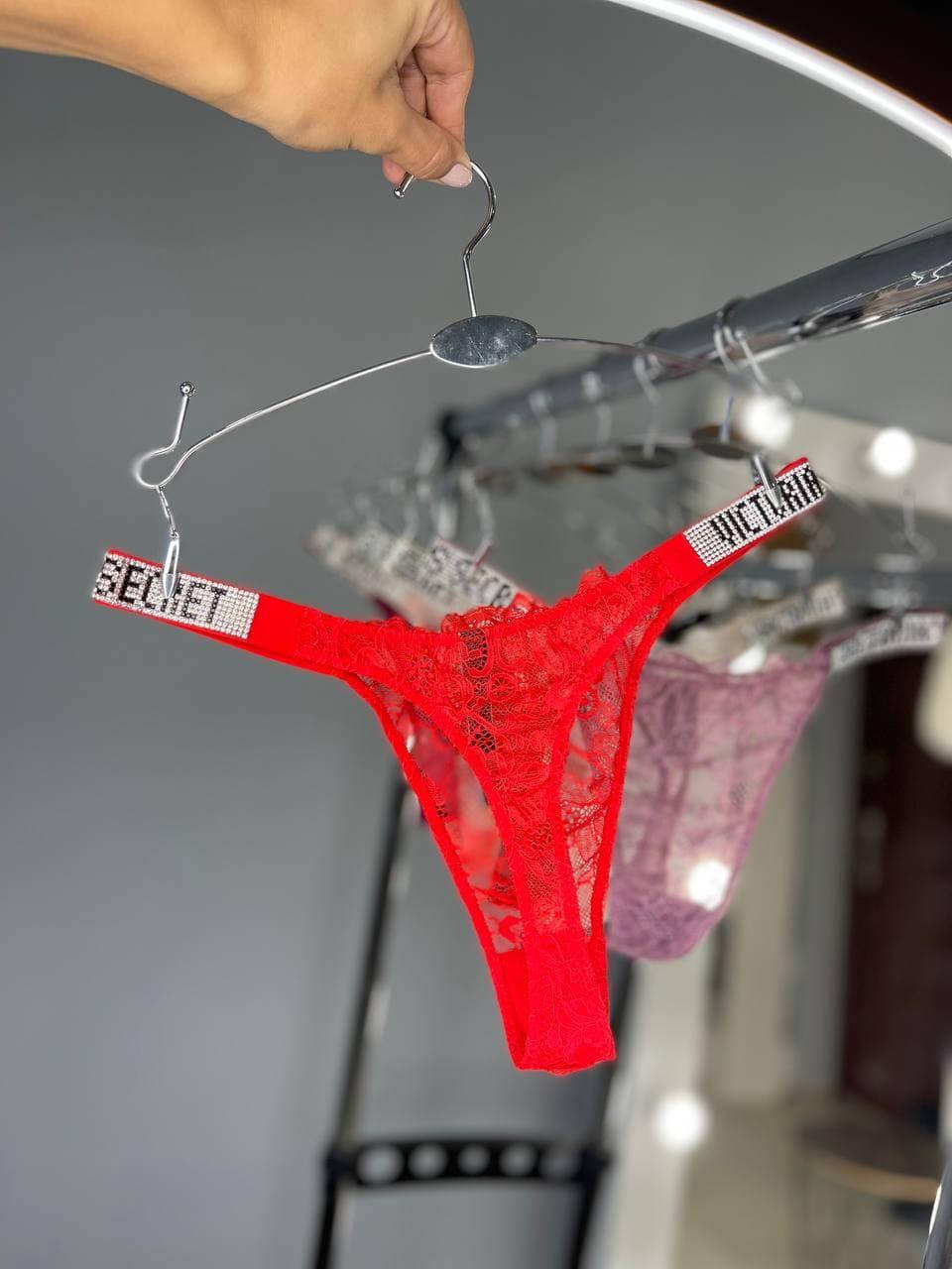 Женские трусики Victoria’s Secret Very Sexy Трусы Виктория Секрет. Стринги. Бразилианы. Кружево. Танго Подарок, Белый
Женские трусики Victoria’s Secret Very Sexy Трусы Виктория Секрет. Стринги. Бразилианы. Кружево. Танго Подарок, Белый