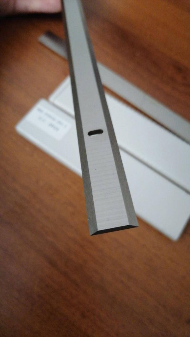Ножи для рейсмуса 319x18,2x3,2 HSS-18% (рейсмус COBRA, GMC, Ryobi AP13, MA1931, CT-340, Jet JWP-12, Sturm TH)
Ножи для рейсмуса 319x18,2x3,2 HSS-18% (рейсмус COBRA, GMC, Ryobi AP13, MA1931, CT-340, Jet JWP-12, Sturm TH)
