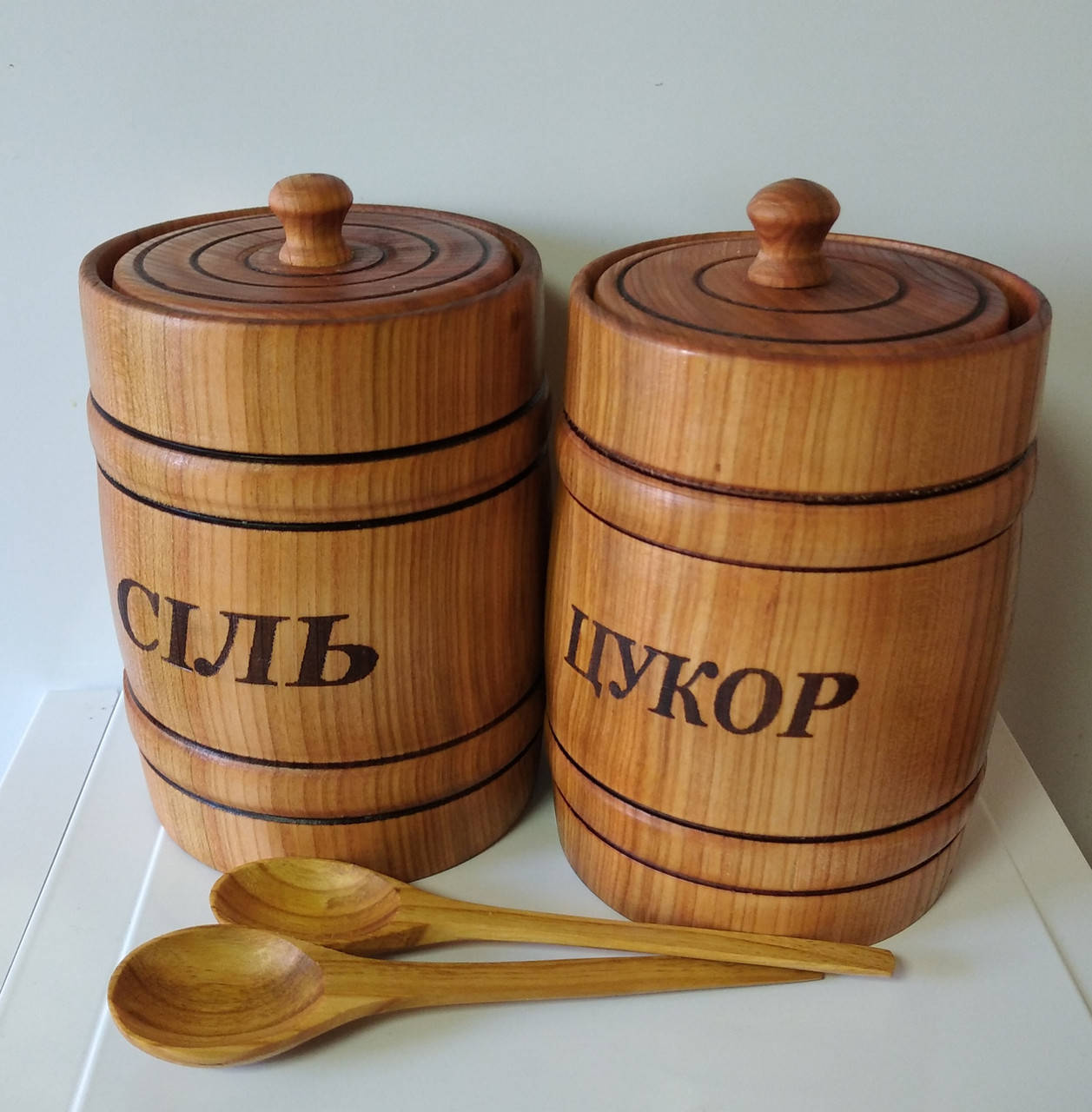 Набір бочонків з ложками 
Набір бочонків з ложками