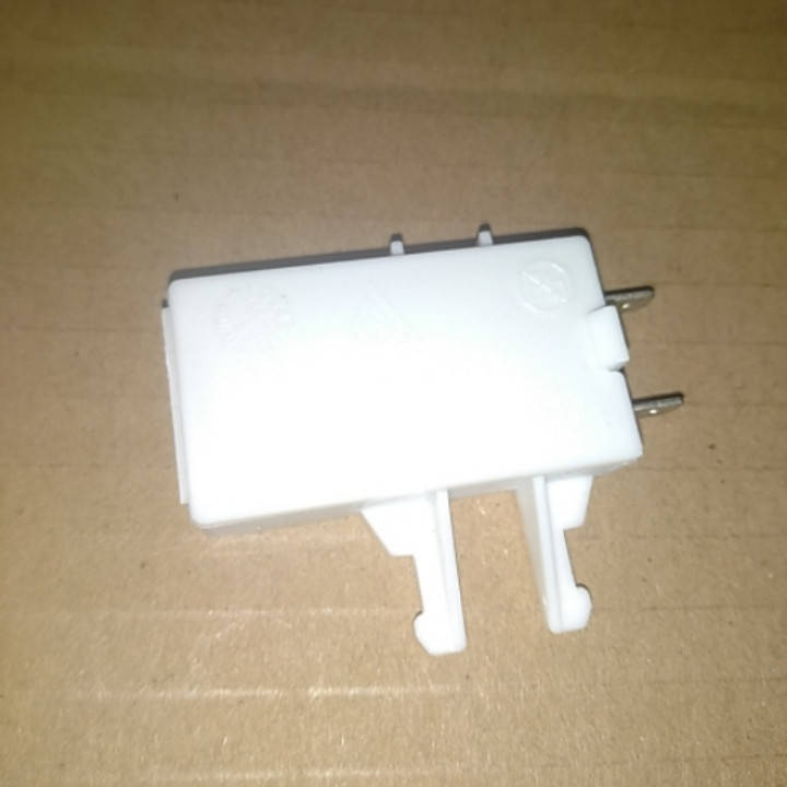 Геркон холодильника Атлант, выключатель света КМ-4,8 (ВМ-4,8) - 908081700143 
Геркон холодильника Атлант, выключатель света КМ-4,8 (ВМ-4,8) - 908081700143