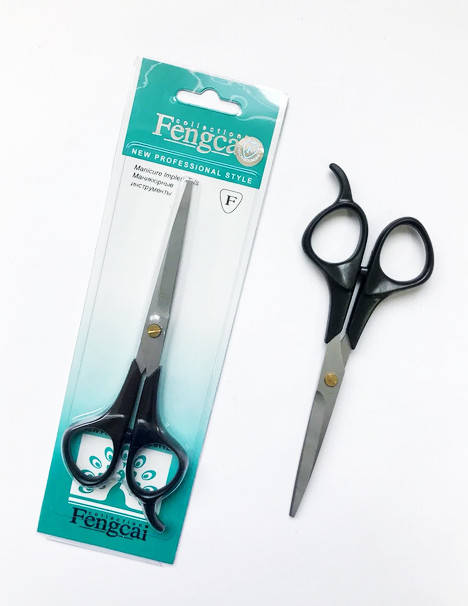 Ножницы парикмахерские прямые профессиональные для стрижки волос с пластиковыми черными ручками Fengcai
Ножницы парикмахерские прямые профессиональные для стрижки волос с пластиковыми черными ручками Fengcai