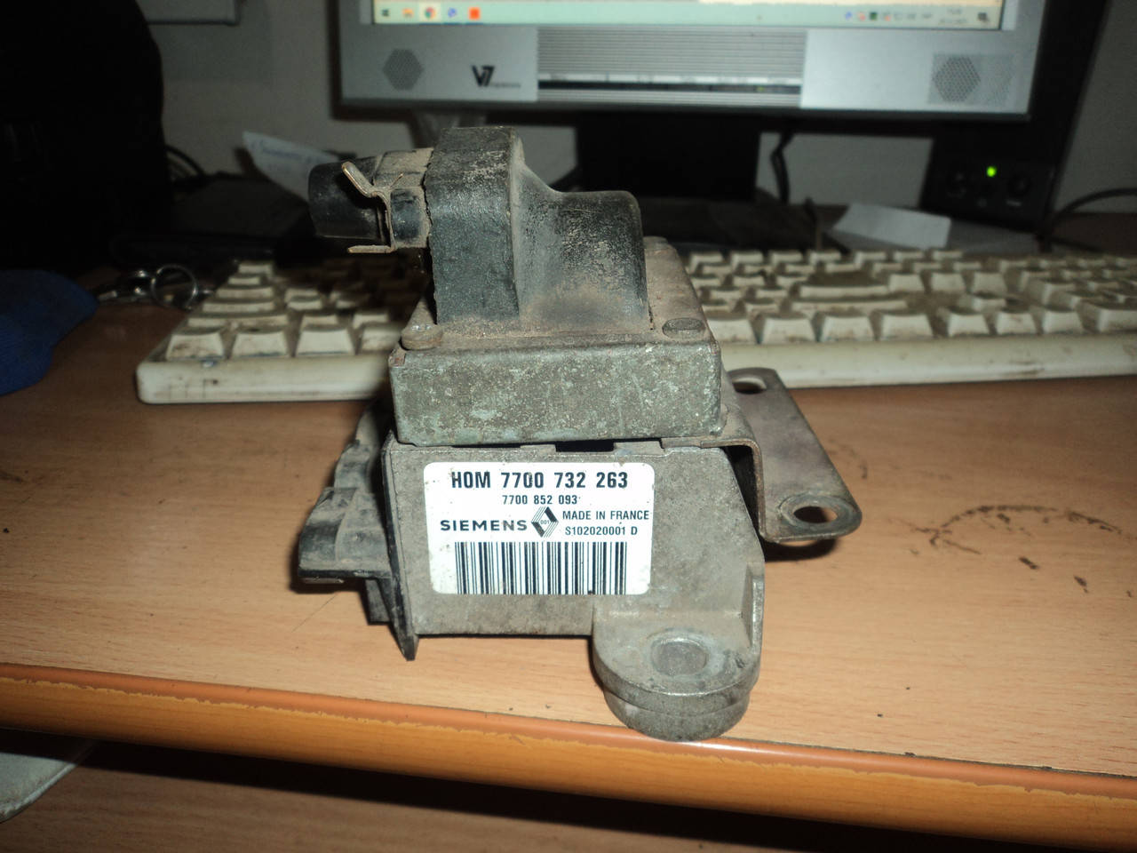 Рено Меган 1 (1995-2002) катушка запалювання 1.4 бензин 7700852093 7700732263
Рено Меган 1 (1995-2002) катушка запалювання 1.4 бензин 7700852093 7700732263