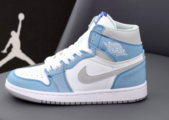 Мужские кроссовки Nike Air Jordan Retro голубые с белым Найк Джордан Ретро натуральная кожа. код KD-14107 43, Голубой
Мужские кроссовки Nike Air Jordan Retro голубые с белым Найк Джордан Ретро натуральная кожа. код KD-14107 43, Голубой
