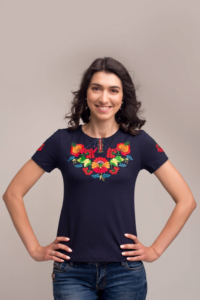 Женская вышиванка Петриковская на темно-синем, Синий
Женская вышиванка Петриковская на темно-синем, Синий