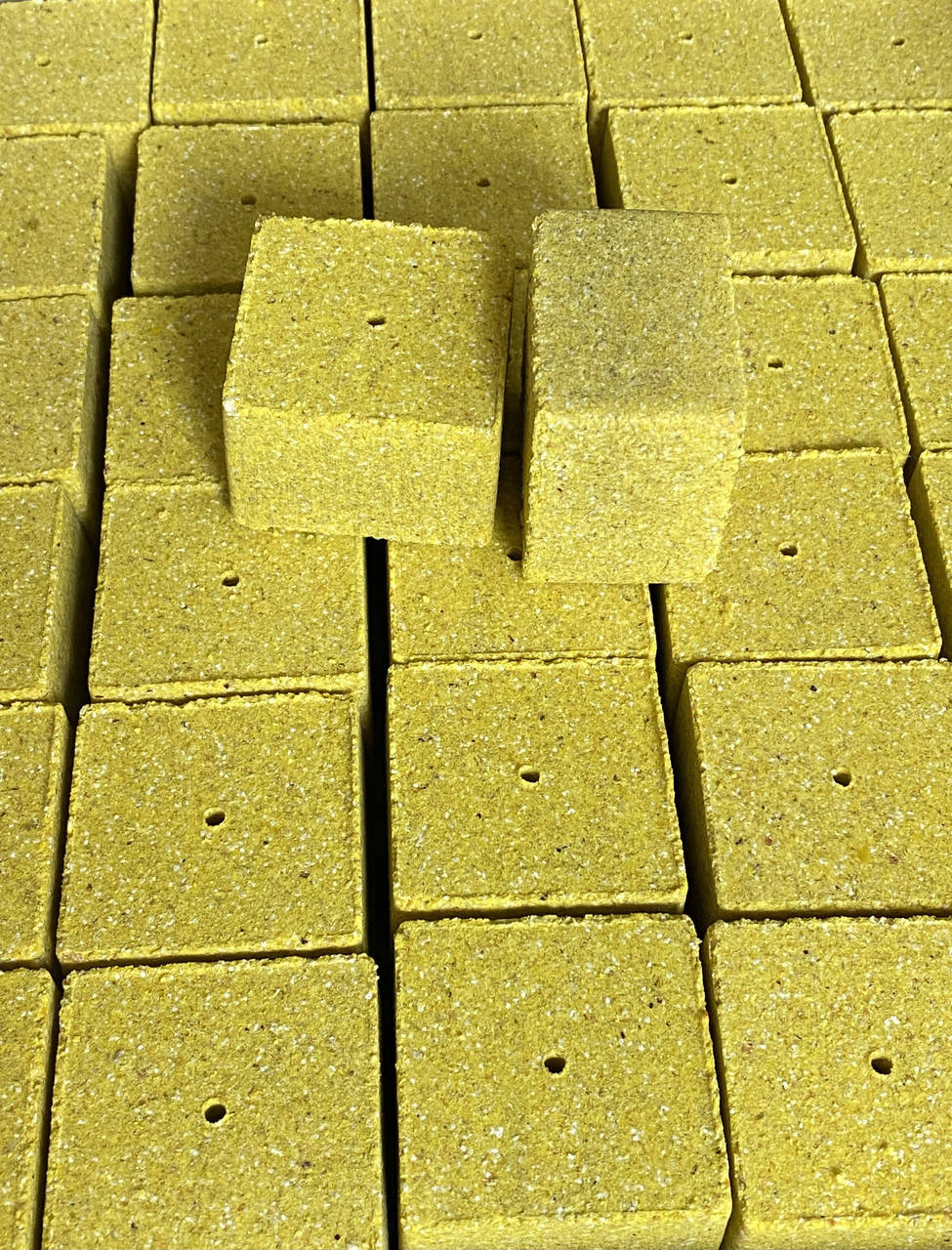 Макуха в кубиках мёд 
Макуха в кубиках мёд
