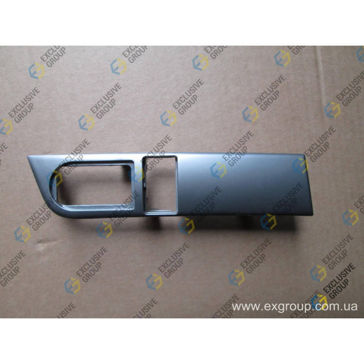 Вставка панели приборов левая в сборе (металик)
Вставка панели приборов левая в сборе (металик)