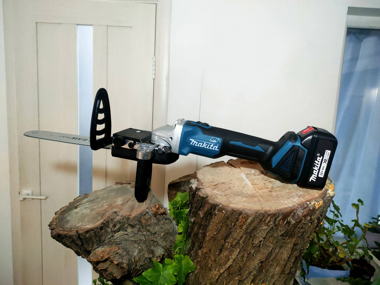 Аккумуляторная пила - болгарка Makita DGA504ZL 36V 6A