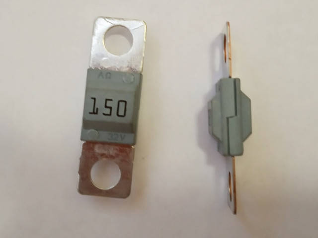 Предохранитель полосной MIDI 150А /
Предохранитель полосной MIDI 150А /