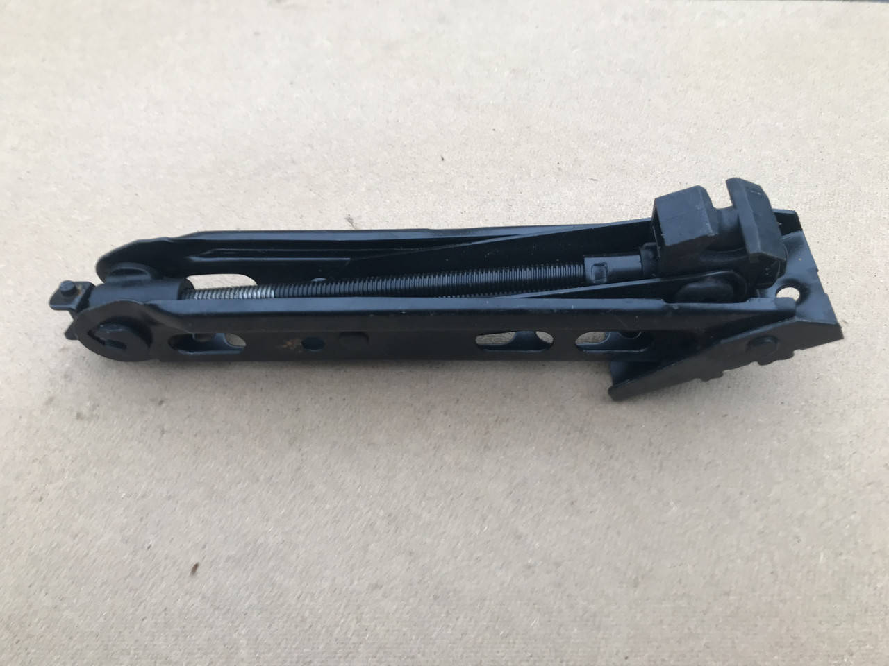 Домкрат на Opel Vectra B (Опель Вектра Б) 
Домкрат на Opel Vectra B (Опель Вектра Б)