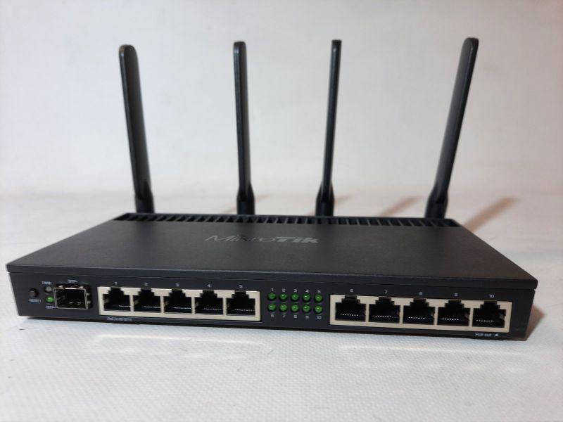 Маршрутизатор MikroTik RB4011iGS+5HacQ2HnD-IN, SFP+, 10 x Gigabit, Wi-Fi AC, Quad 1.4GHz, 1GB RAM
Маршрутизатор MikroTik RB4011iGS+5HacQ2HnD-IN, SFP+, 10 x Gigabit, Wi-Fi AC, Quad 1.4GHz, 1GB RAM
