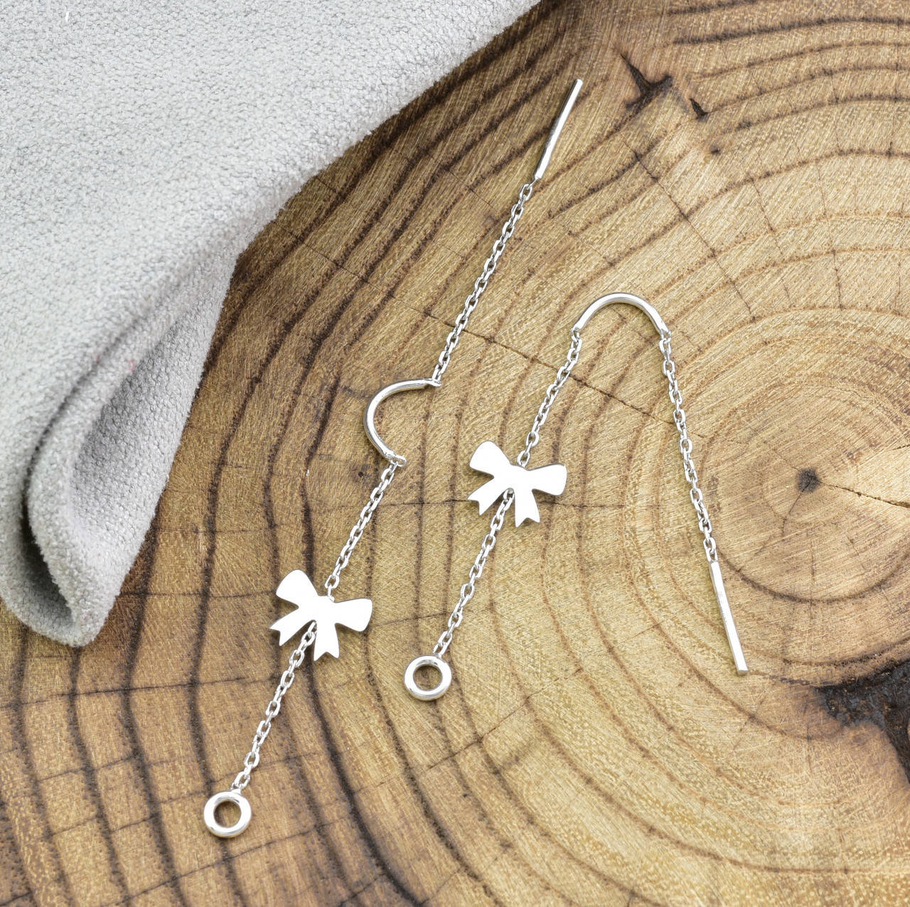 Серебряные серьги протяжки 1347БС размер 70х8 мм вес 0.78 г
Серебряные серьги протяжки 1347БС размер 70х8 мм вес 0.78 г