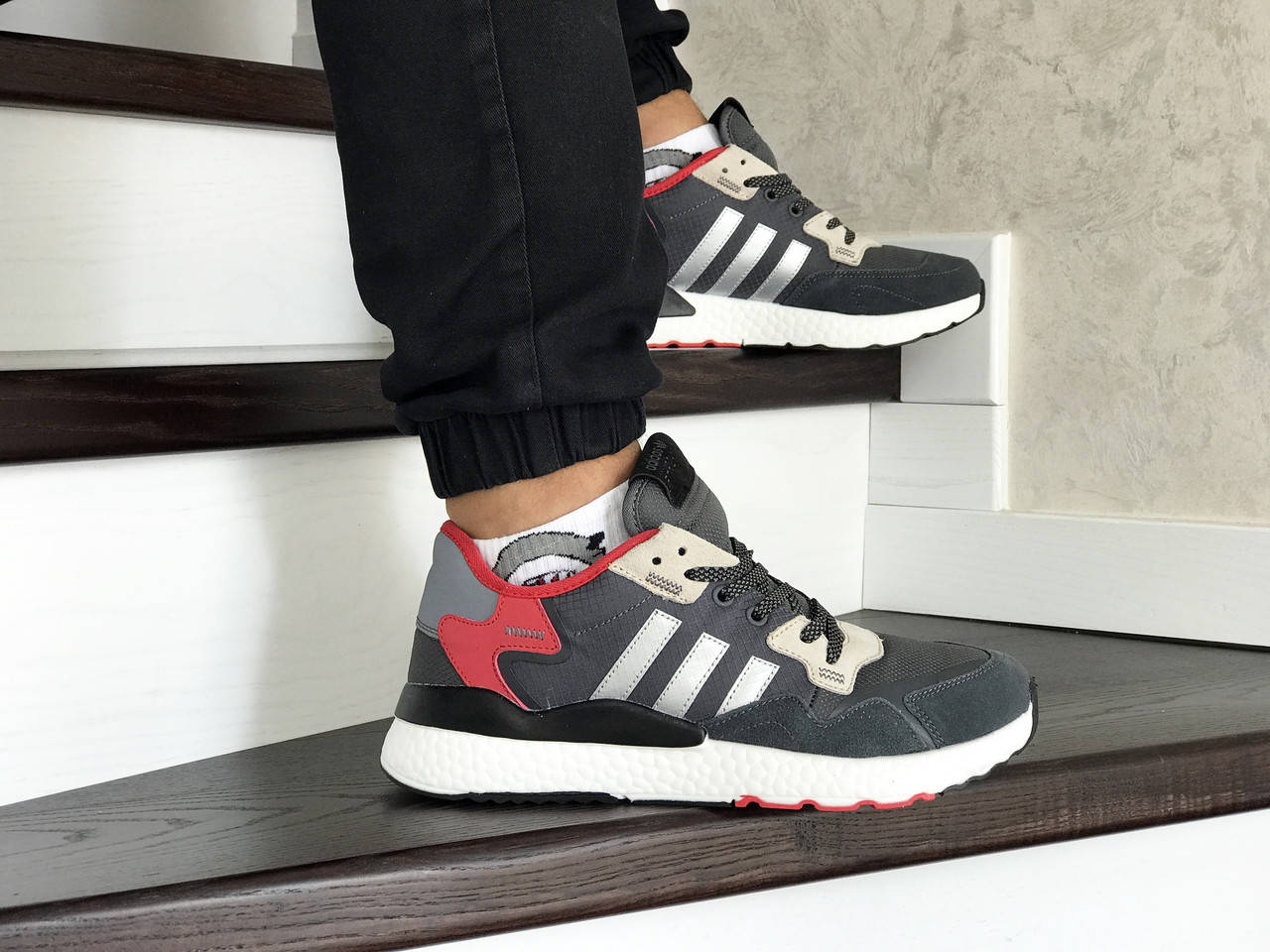 Чоловічі кросівки Ad!das Nite Jogger Boost сірі з червоним + Безкоштовна доставка, Серый
Чоловічі кросівки Ad!das Nite Jogger Boost сірі з червоним + Безкоштовна доставка, Серый