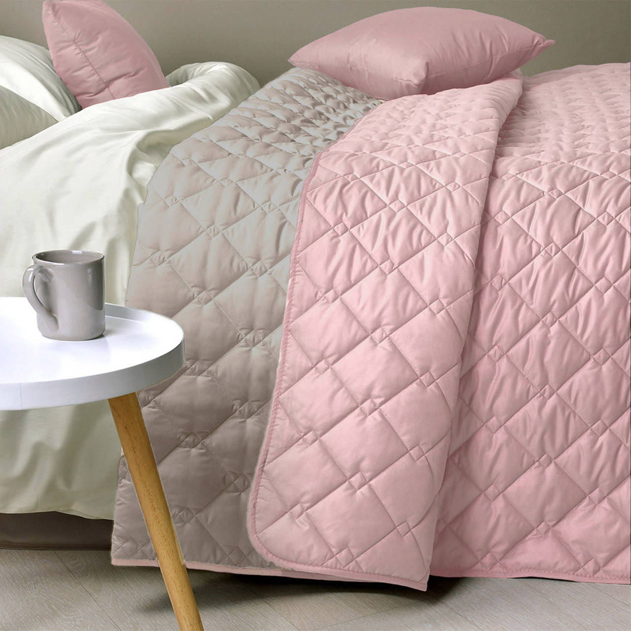 Покрывало однотонное на кровать Стиль Cube, Пудровый, 140х210 
Покрывало однотонное на кровать Стиль Cube, Пудровый, 140х210