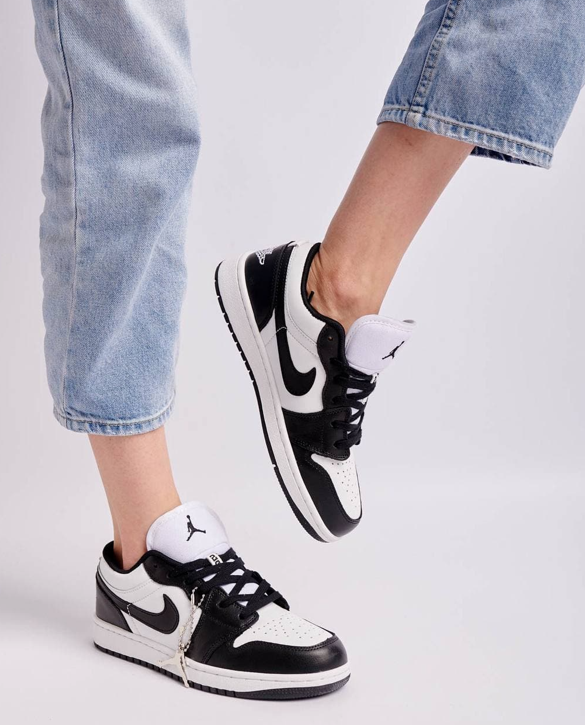 Женские кроссовки Nike Air Jordan 1 Low Black White Кеды для девушки низкие Найк Джордан Лоу черно-белые, Черно-белый
Женские кроссовки Nike Air Jordan 1 Low Black White Кеды для девушки низкие Найк Джордан Лоу черно-белые, Черно-белый