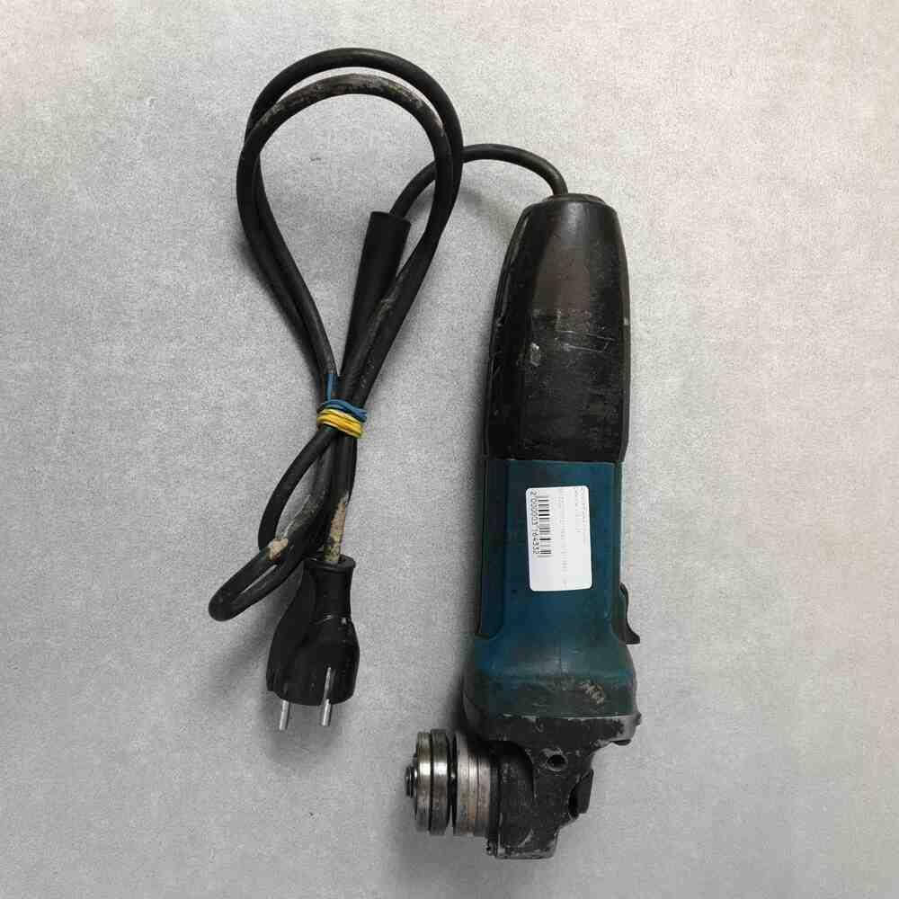 Шлифовальная машинка болгарка Б/У Defender WS10-125
Шлифовальная машинка болгарка Б/У Defender WS10-125