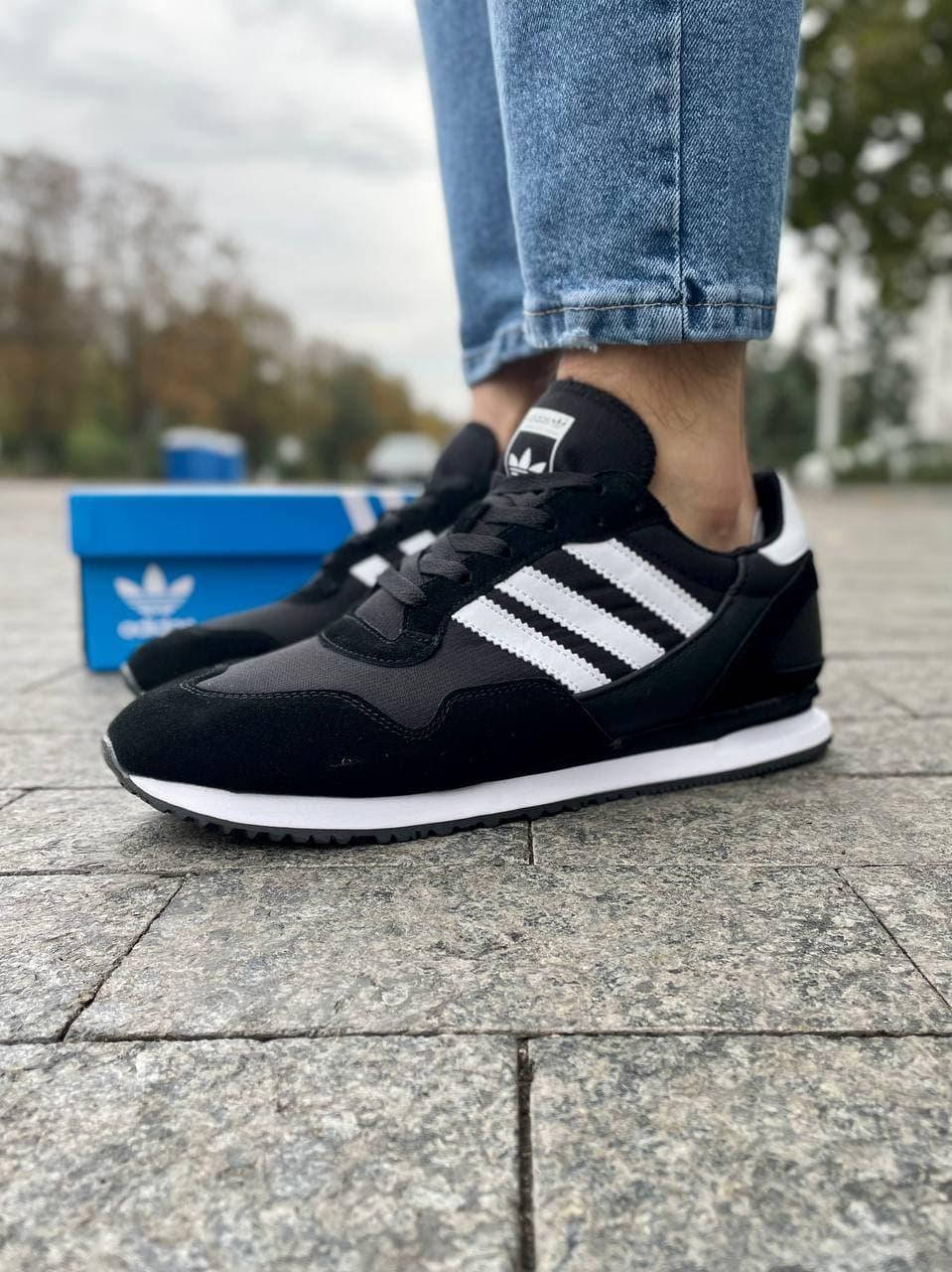 Adidas мужские весенние/лето/осенние черные кроссовки на шнурках. Демисезонные мужские замшевые кроссы 42, Черный
Adidas мужские весенние/лето/осенние черные кроссовки на шнурках. Демисезонные мужские замшевые кроссы 42, Черный