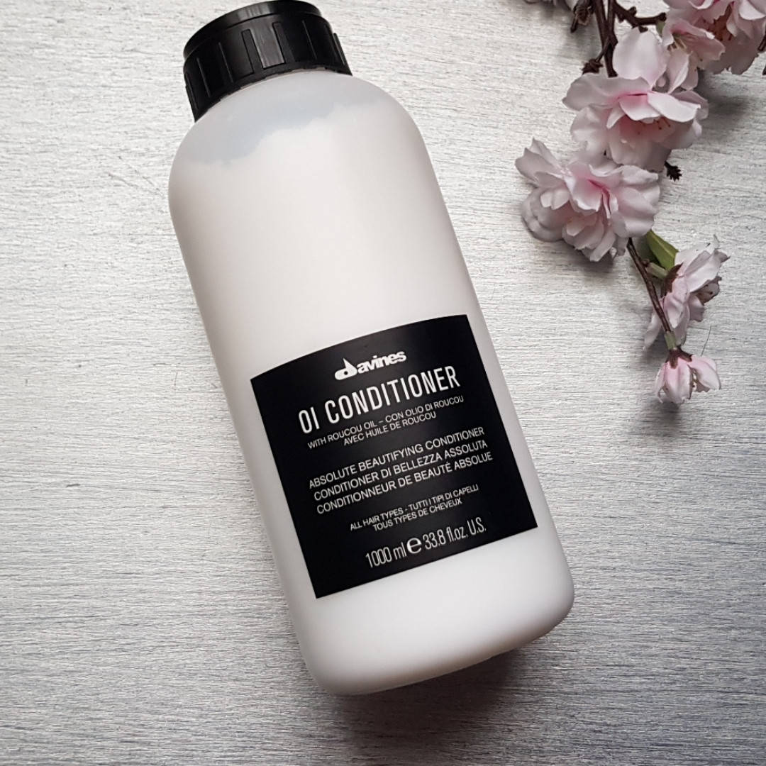 Кондиционер для абсолютной красоты волос Davines Oi Conditioner With Roucou Oil 1000 мл
Кондиционер для абсолютной красоты волос Davines Oi Conditioner With Roucou Oil 1000 мл