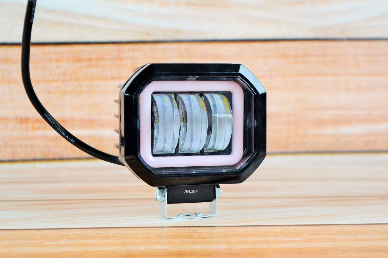 Дополнительная светодиодная LED фара 30Вт квадратная с ДХО Красного цвета Четкой световой теневой границей, Черный
Дополнительная светодиодная LED фара 30Вт квадратная с ДХО Красного цвета Четкой световой теневой границей, Черный