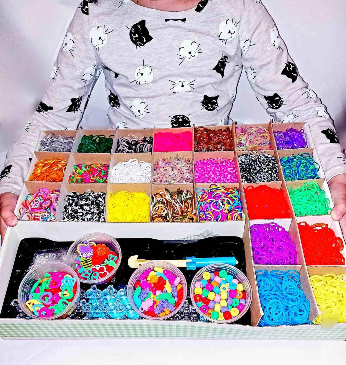 Набор для плетения браслетов из резинок Мега огромный Fashion loom bands 25000шт с аксессуарами!
Набор для плетения браслетов из резинок Мега огромный Fashion loom bands 25000шт с аксессуарами!