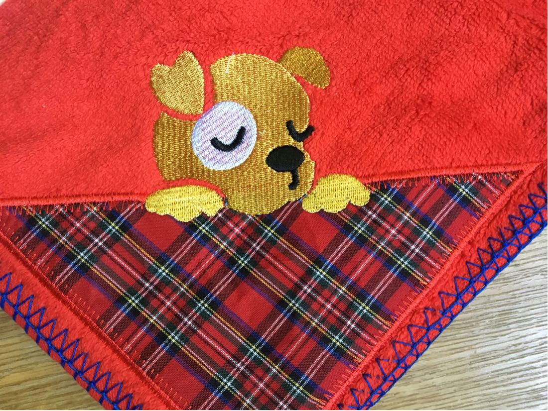 Банное детское полотенце с аппликацией 
Банное детское полотенце с аппликацией