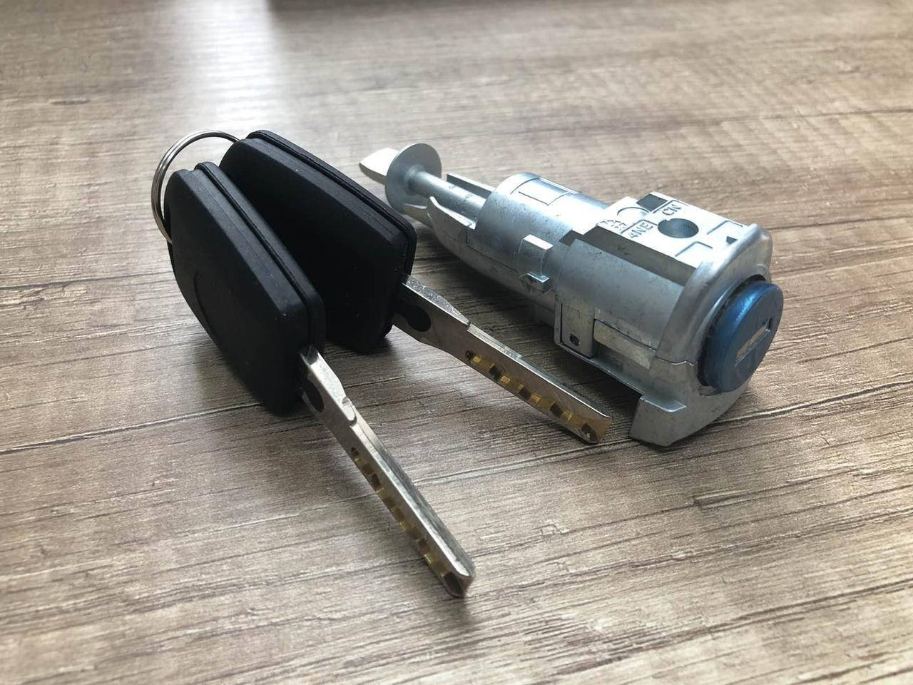 Личинка замка левая Skoda Octavia II A5 2004- (1z0898167d)
Личинка замка левая Skoda Octavia II A5 2004- (1z0898167d)