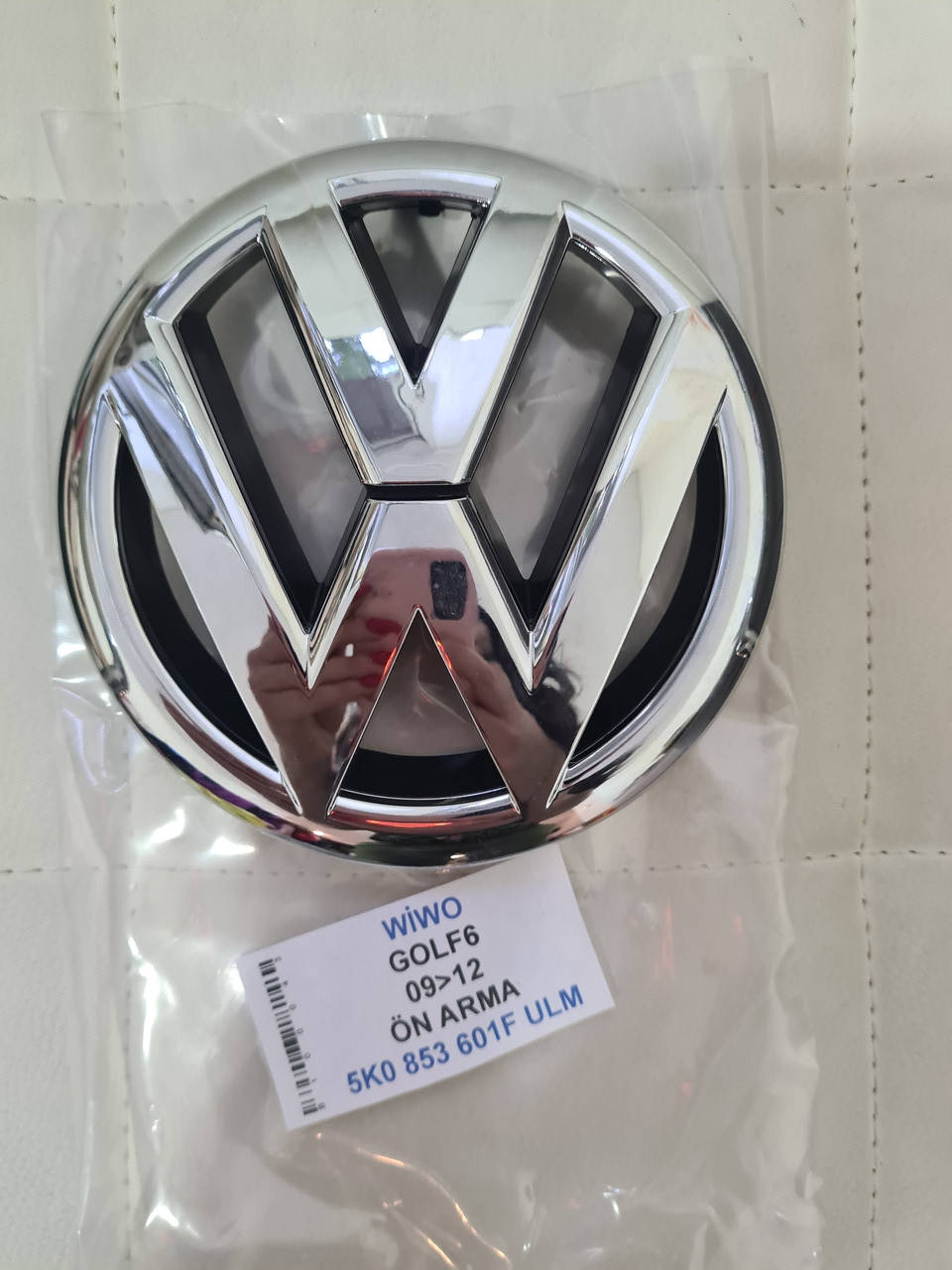 Эмблема значок на решетку радиатора Volkswagen VW GOLF 6 (9-12) (D=135мм) перед (5K0 853 601F ULM)
Эмблема значок на решетку радиатора Volkswagen VW GOLF 6 (9-12) (D=135мм) перед (5K0 853 601F ULM)