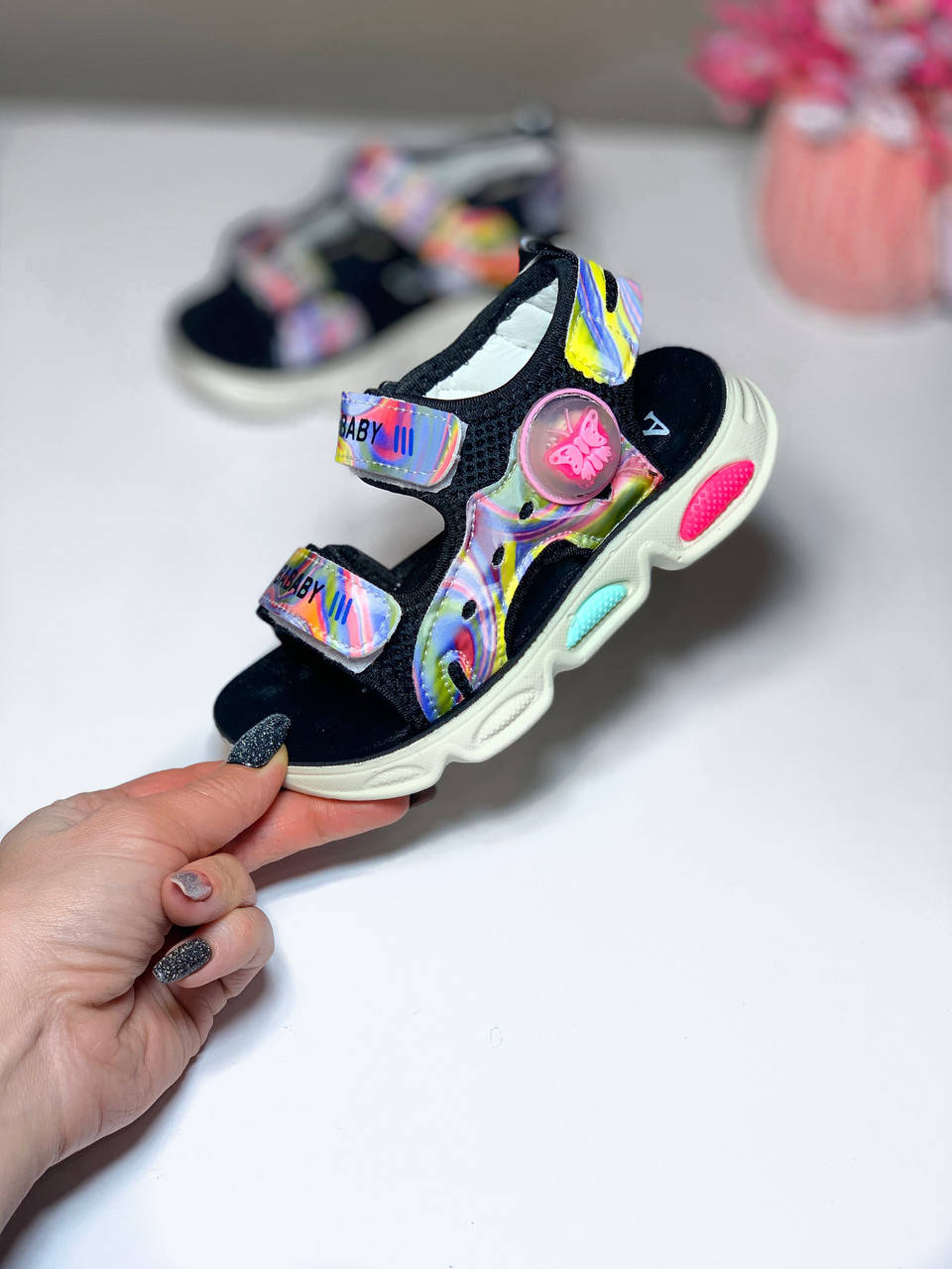 Босоножки на девочку с мигалками
Босоножки на девочку с мигалками