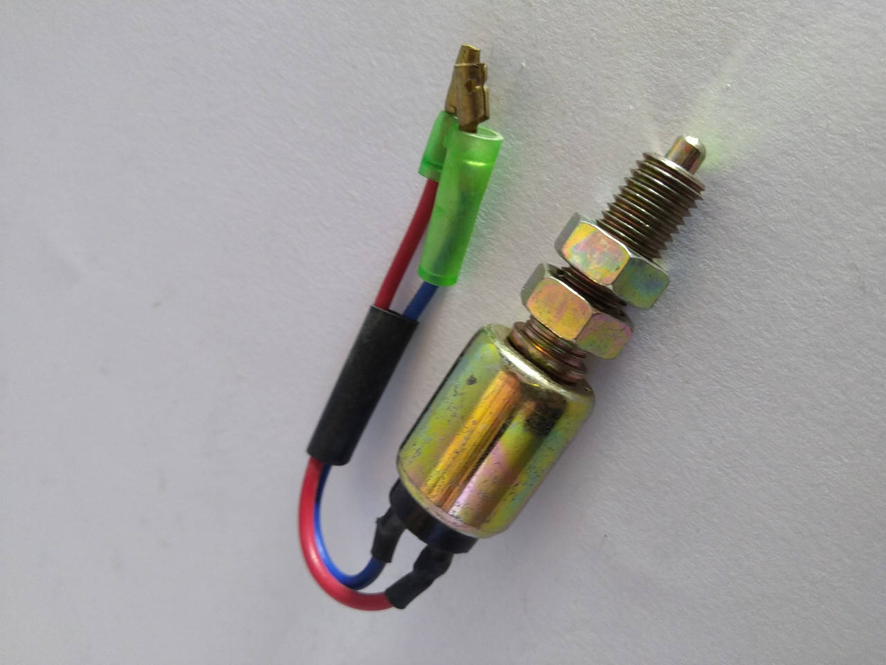 Датчик стоп сигнала Богдан /круглая фишка/
Датчик стоп сигнала Богдан /круглая фишка/