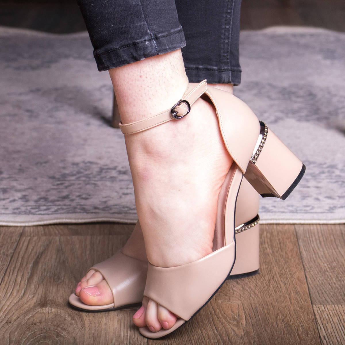 Женские босоножки Fashion Babester 2753 36 размер 24 см Бежевый 
Женские босоножки Fashion Babester 2753 36 размер 24 см Бежевый
