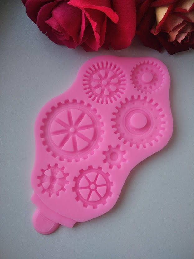 Молд силиконовый "Шестеренки большой" (стимпанк)
Молд силиконовый "Шестеренки большой" (стимпанк)