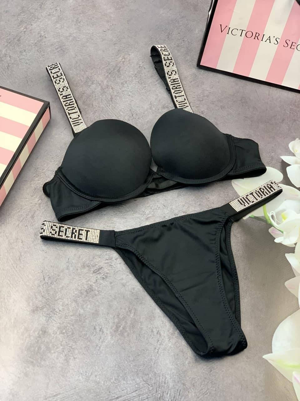 Комплект женского нижнего белья Victoria`s Secret Виктория Сикрет модель Rhinestone со стразами Черный, 75B, M
Комплект женского нижнего белья Victoria`s Secret Виктория Сикрет модель Rhinestone со стразами Черный, 75B, M