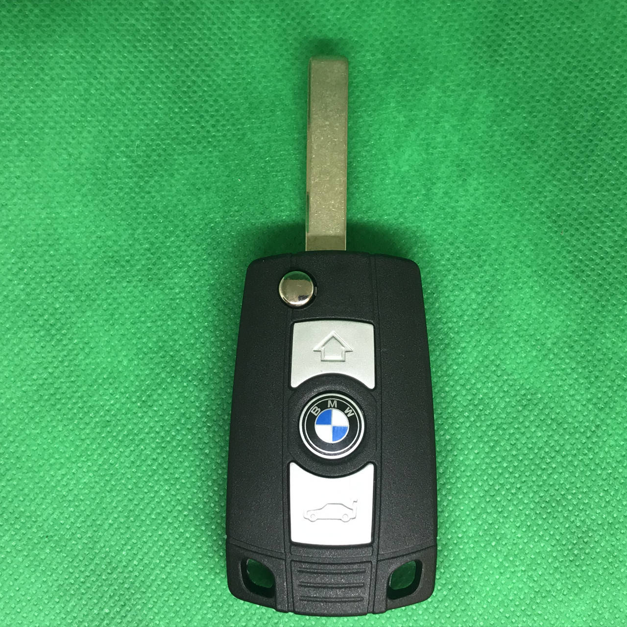 Корпус ключа для переделки в выкидной ключ для BMW Е46, Е56, Е60, Х3, Х5 (БМВ) 3 - кнопки, лезвие HU92
Корпус ключа для переделки в выкидной ключ для BMW Е46, Е56, Е60, Х3, Х5 (БМВ) 3 - кнопки, лезвие HU92