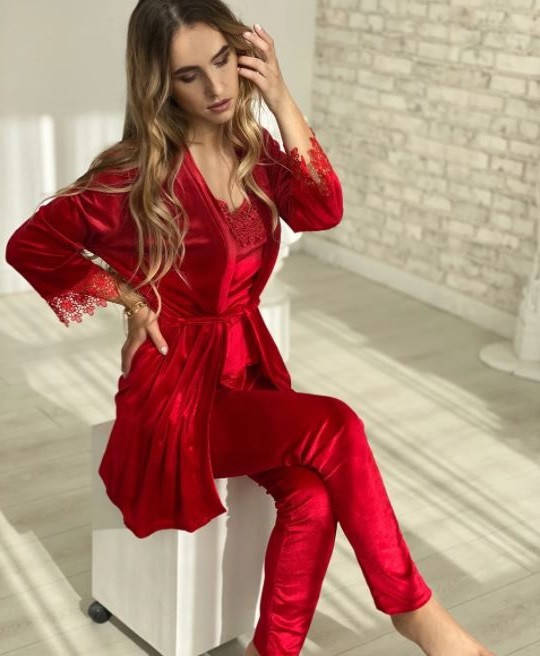 Женская велюровая пижама 4в1 майка шорты штаны и халат КРАСНЫЙ (пижамный комплект )
Женская велюровая пижама 4в1 майка шорты штаны и халат КРАСНЫЙ (пижамный комплект )