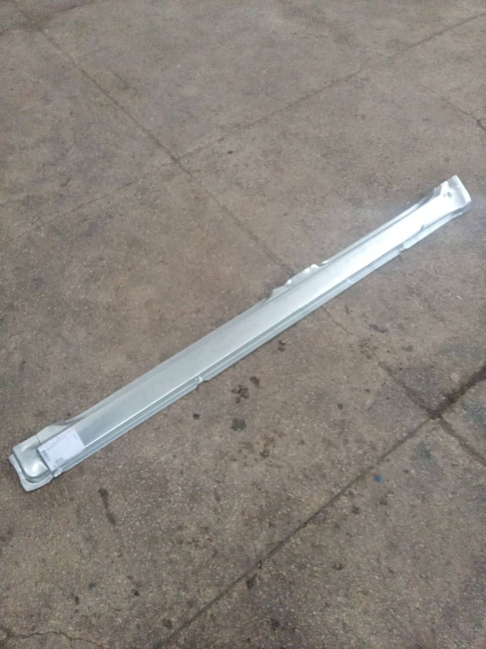 Порог внешний левый Гольф 2, Джетта 2 ремонтная часть 4х дверка.
Порог внешний левый Гольф 2, Джетта 2 ремонтная часть 4х дверка.