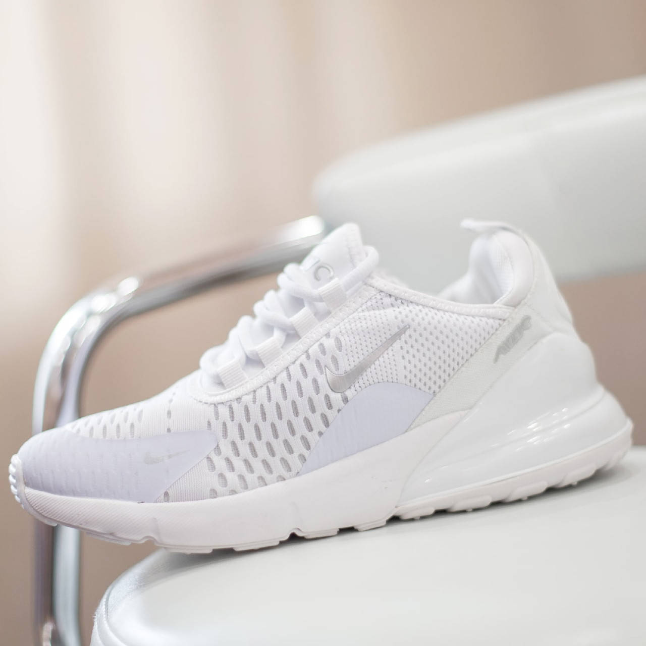 Nike мужские летние белые кроссовки на шнурках. Весенние мужские текстильные кроссы 43, Белый
Nike мужские летние белые кроссовки на шнурках. Весенние мужские текстильные кроссы 43, Белый