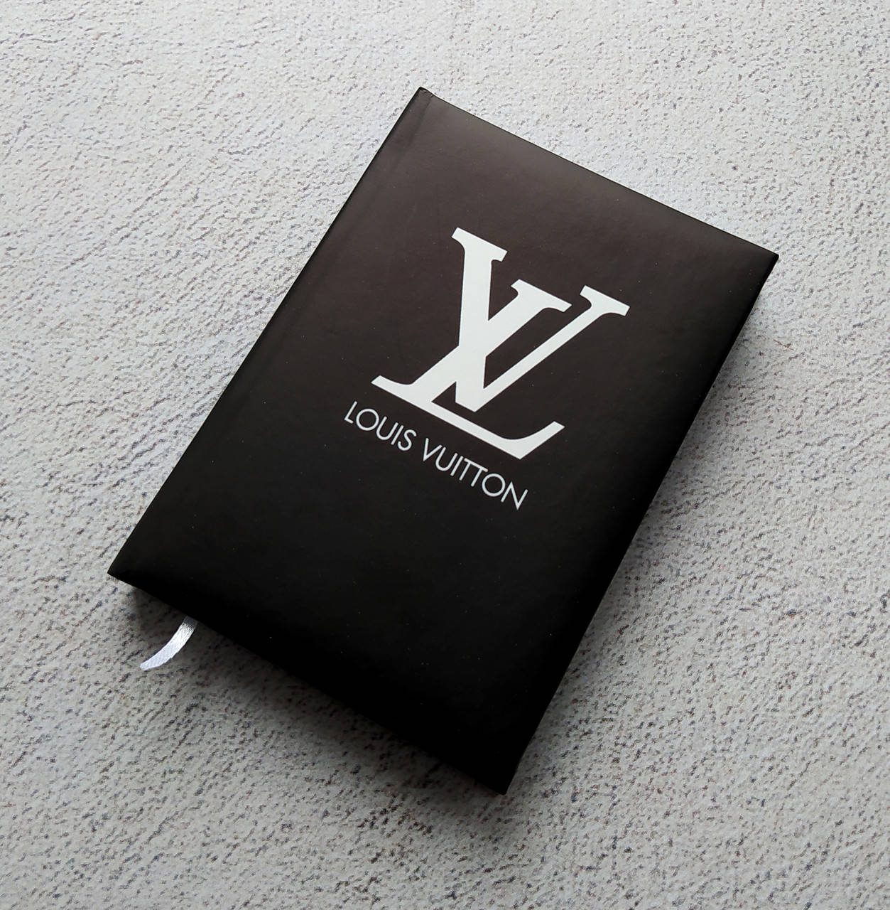 Акция! Ежедневник мужской брендовый Louis Vuitton, недатированный / деловой блокнот 200 страниц, органайзер
Акция! Ежедневник мужской брендовый Louis Vuitton, недатированный / деловой блокнот 200 страниц, органайзер