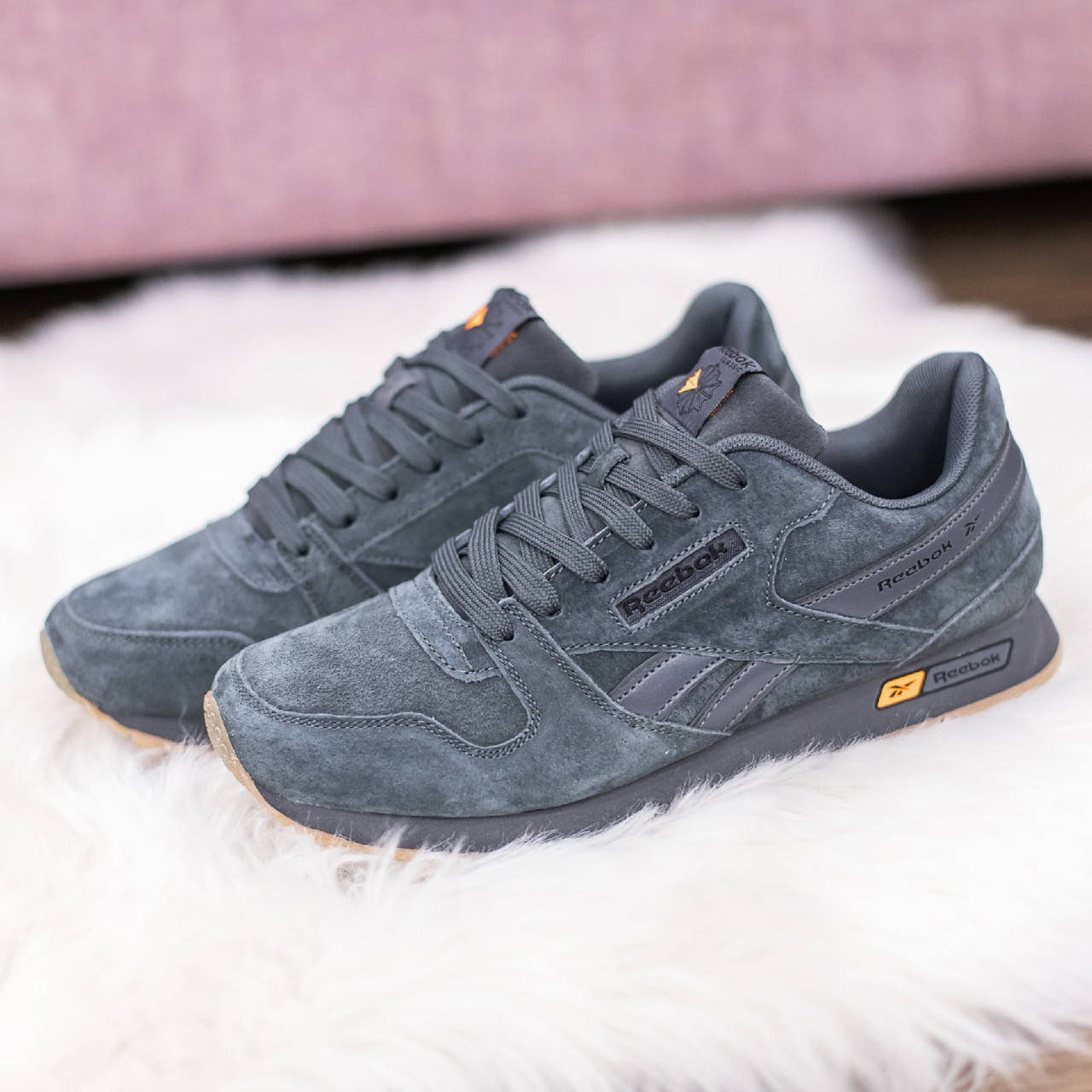 Reebok мужские демисезонные серые кроссовки на шнурках. Весенние мужские замшевые кроссы 43, Серый
Reebok мужские демисезонные серые кроссовки на шнурках. Весенние мужские замшевые кроссы 43, Серый
