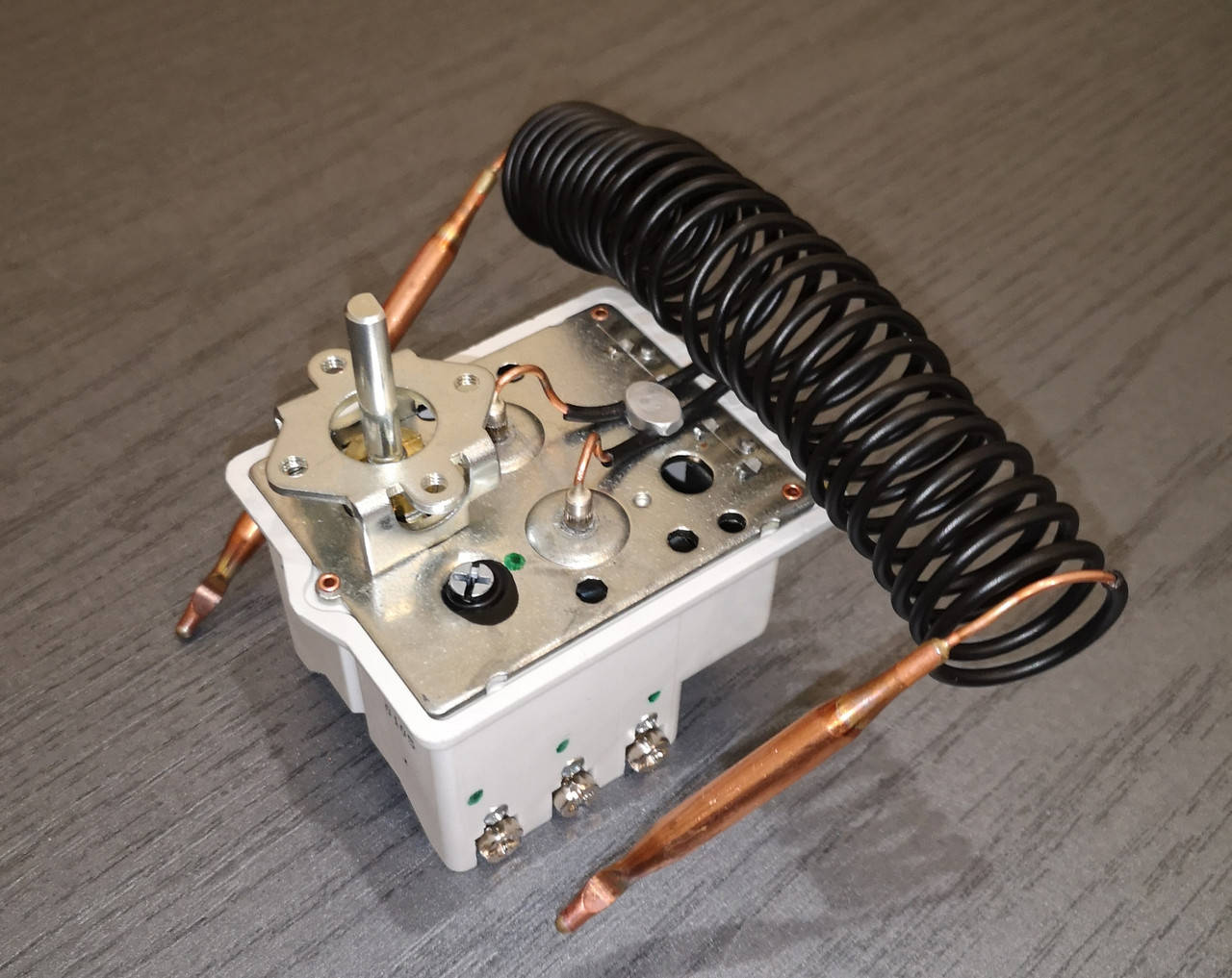 Термостат 2-капиллярный Cotherm 20A-400V, Toff=75°C, Ts=95°C, регулировочно-защитный (тип BTS / GPC / BSDP)
Термостат 2-капиллярный Cotherm 20A-400V, Toff=75°C, Ts=95°C, регулировочно-защитный (тип BTS / GPC / BSDP)