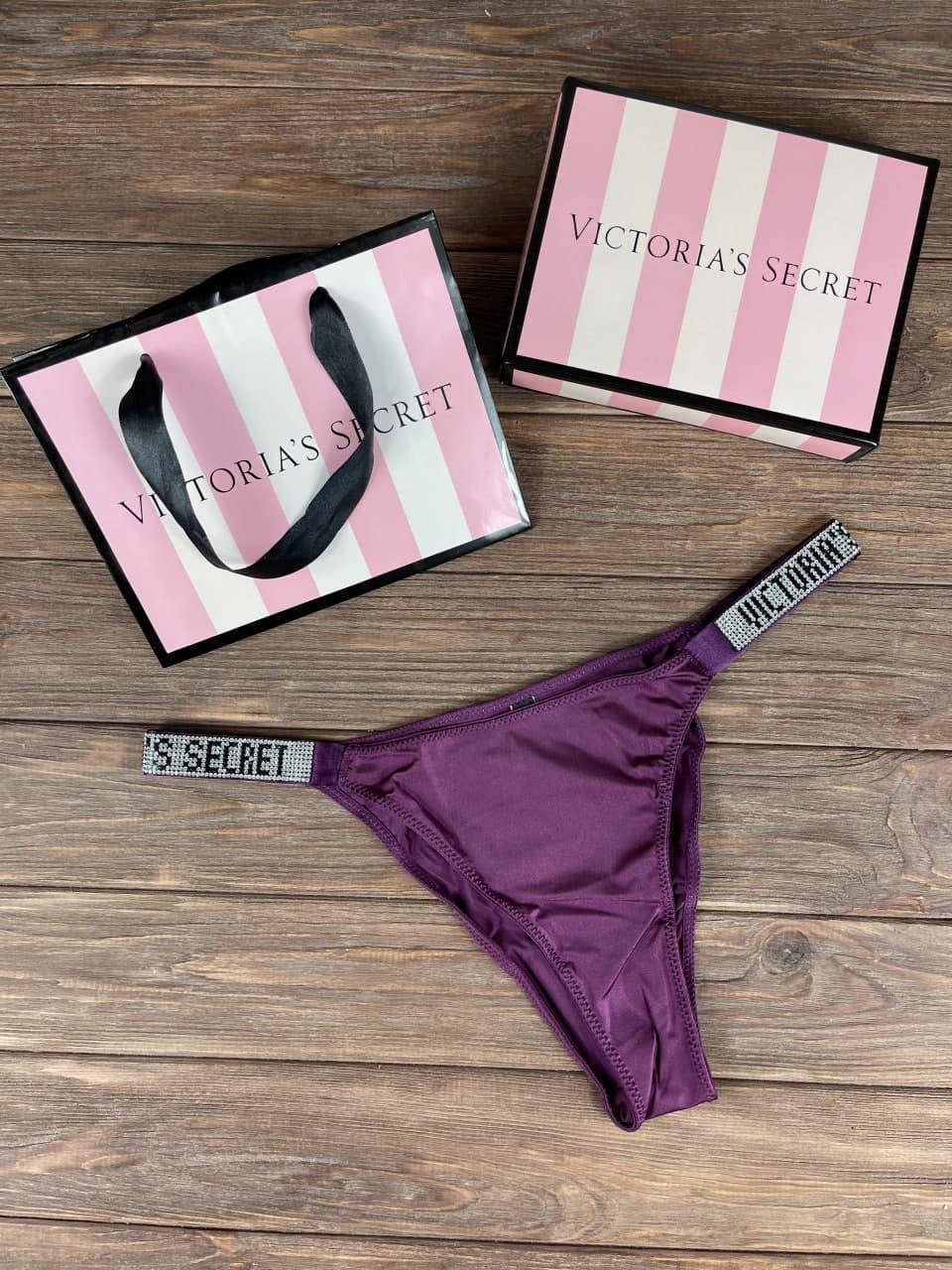 Трусики фиолетовые женские Victoria`s Secret Brazilian SHINE VERY SEXY Стразы Виктория Сикрет Бразилиан, Фиолетовый
Трусики фиолетовые женские Victoria`s Secret Brazilian SHINE VERY SEXY Стразы Виктория Сикрет Бразилиан, Фиолетовый