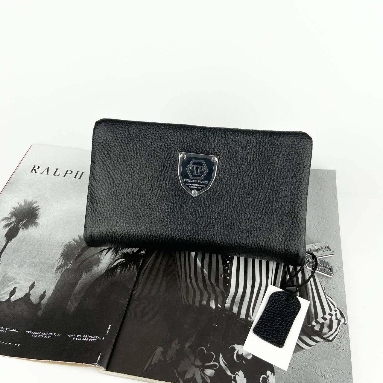 Мужской кожаный кошелек клатч на две молнии с ручкой Philipp Plein Филипп Плейн чёрный, Черный
Мужской кожаный кошелек клатч на две молнии с ручкой Philipp Plein Филипп Плейн чёрный, Черный