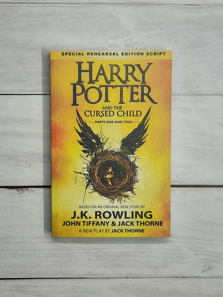 English*Ролинг (англ.,мяг) т.8 Гарри Поттер и проклятое дит Harry Potter and the Cursed Child. Parts One and
English*Ролинг (англ.,мяг) т.8 Гарри Поттер и проклятое дит Harry Potter and the Cursed Child. Parts One and