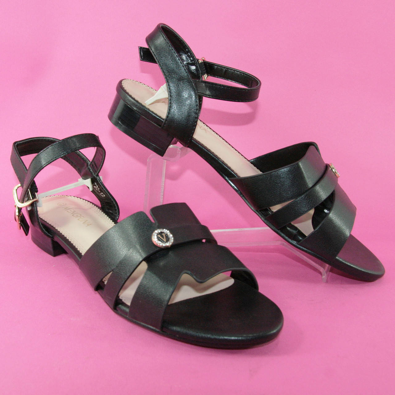 Босоножки женские чёрного цвета плоский ход,кож зам
Босоножки женские чёрного цвета плоский ход,кож зам