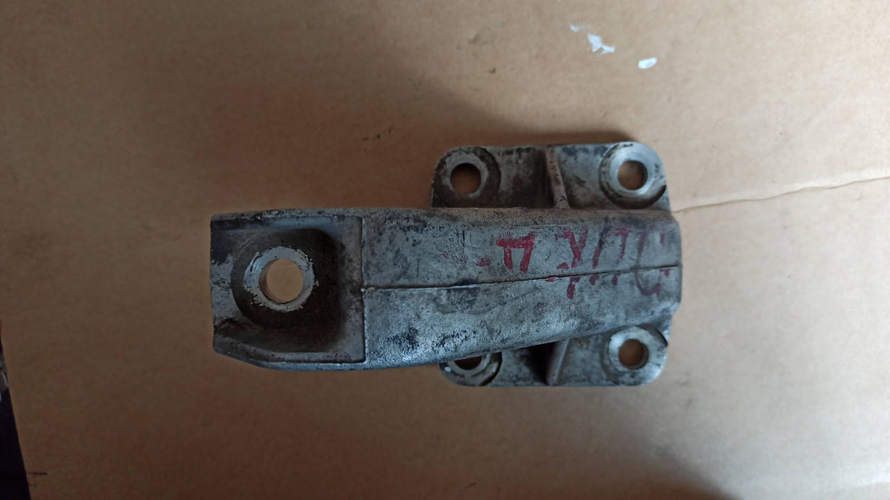 Кронштейн крепления КПП Fiat Ducato 1.9 td 2.5 td 2.8 jtd 1323235080, 1301058080
Кронштейн крепления КПП Fiat Ducato 1.9 td 2.5 td 2.8 jtd 1323235080, 1301058080