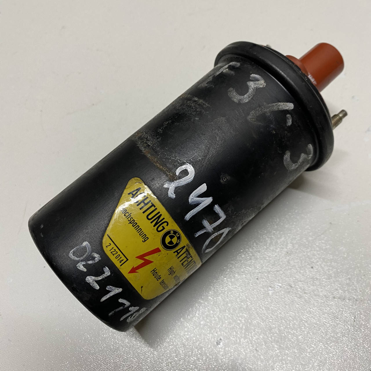 0221118335 катушка зажигания для BMW E34 E28 3 E30 E36 7 E23 E32 E24 Porsche 928 ALFA ROMEO 164
0221118335 катушка зажигания для BMW E34 E28 3 E30 E36 7 E23 E32 E24 Porsche 928 ALFA ROMEO 164