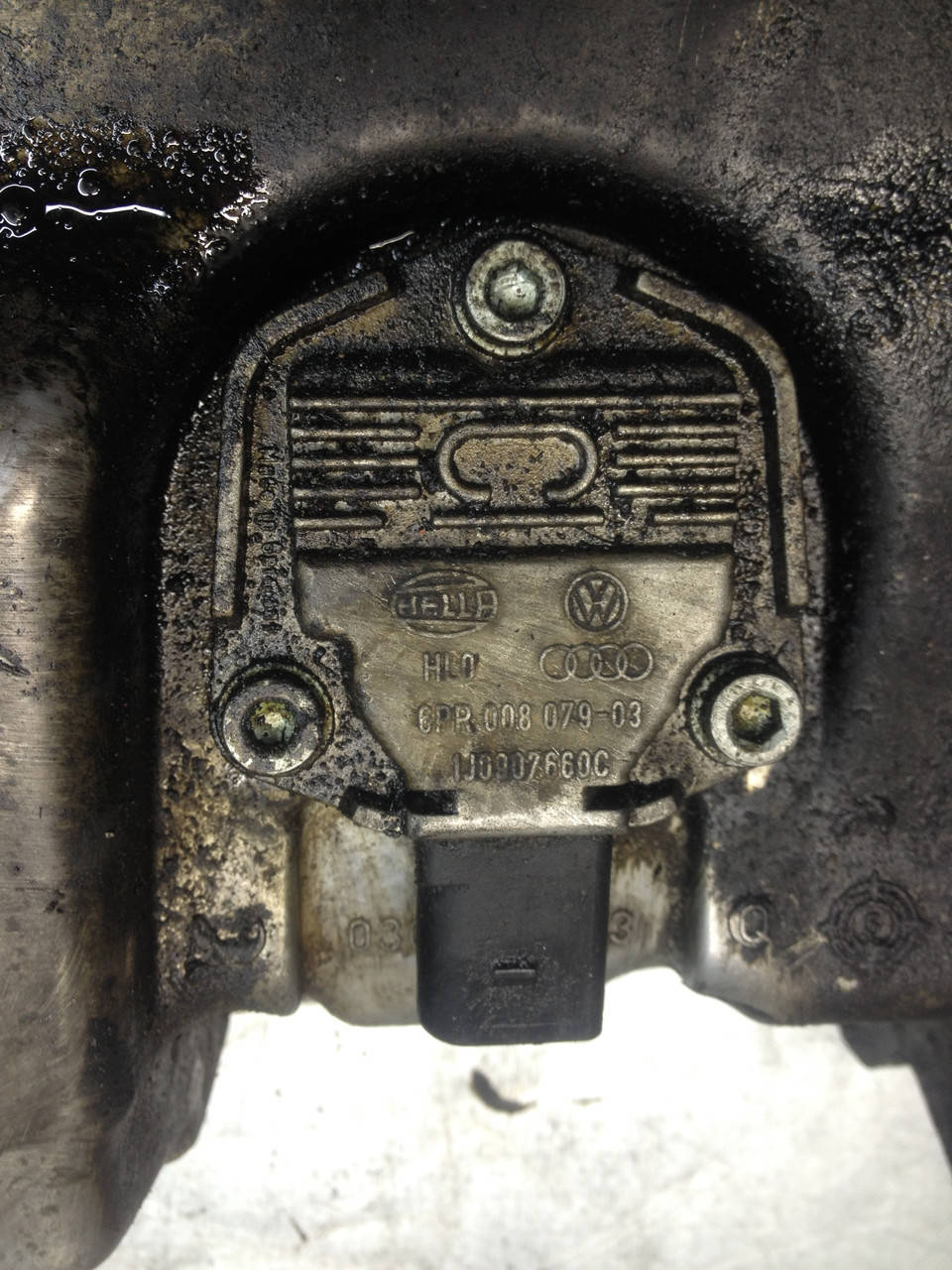 Датчик уровня масла 1J0907660C / 1.4 / 1.6 / 1.8 / 1.9 / 2.0 / AUDI / SEAT / SKODA / VW Фольксваген Шкода
Датчик уровня масла 1J0907660C / 1.4 / 1.6 / 1.8 / 1.9 / 2.0 / AUDI / SEAT / SKODA / VW Фольксваген Шкода